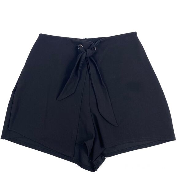 Pretty Little Things Wrap Shorts Black Tie Front Dress Womens NWT US 10 - Picture 1 of 10